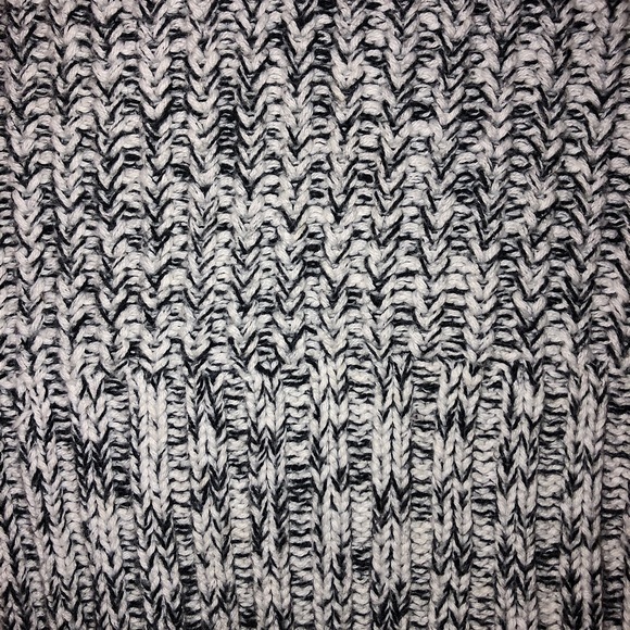 American Eagle Knit Sweater - Picture 4 of 4